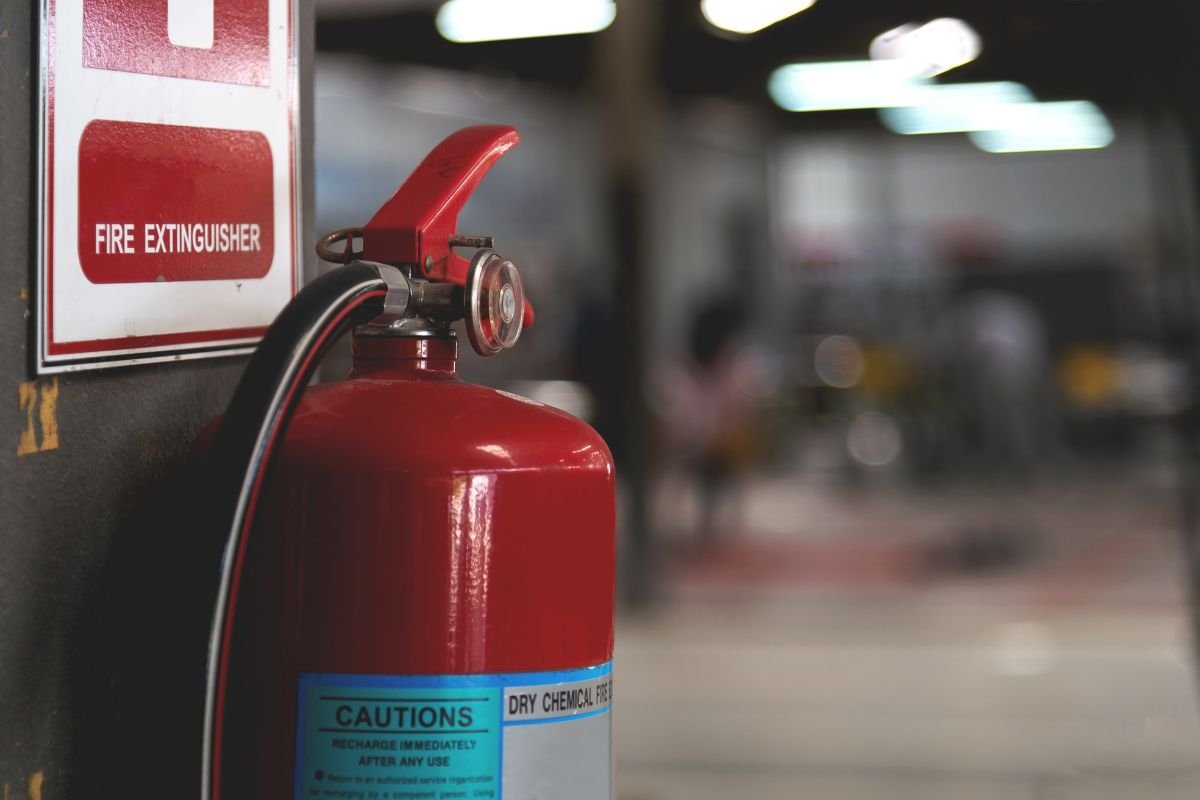 Water CO2 Type Fire Extinguisher Manufacturer in India, Supplier in India, Exporter in India